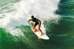 巅峰对决星光闪耀 核心球员率队夺关键胜利